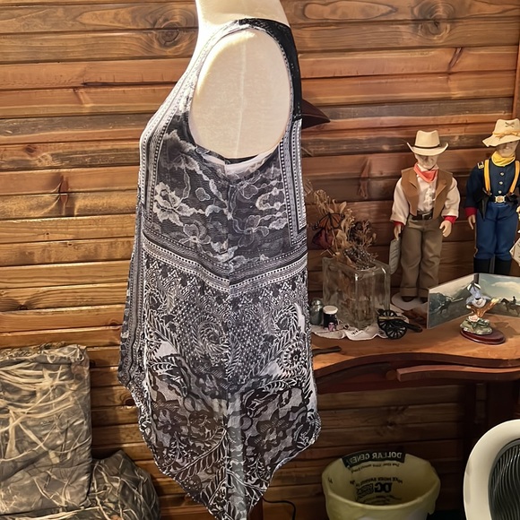 EUC One World Tank Top - Picture 7 of 11